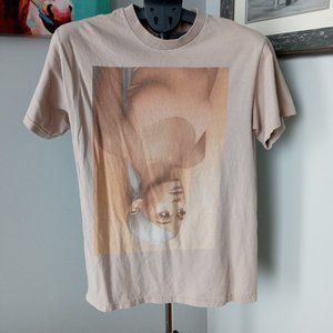 Ariana Grande Sweetener Concert Tee Size medium